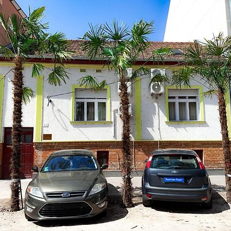 Kuriozum Vendeghaz Hotel Szeged Exterior photo